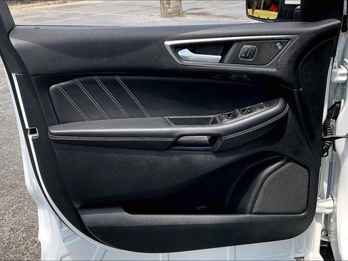 Used 2022 Ford Edge ST image 23