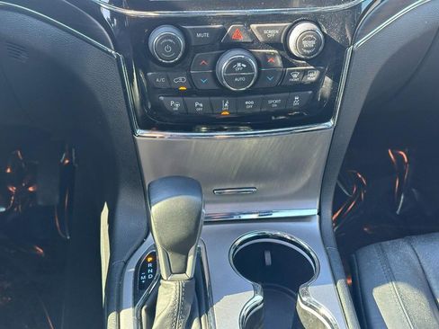 Used 2019 Jeep Grand Cherokee Limited image 15