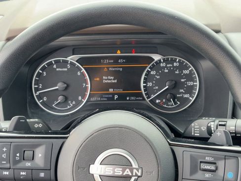 Used 2023 Nissan Rogue SV image 17