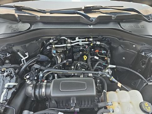 Used 2023 Ford Explorer XLT w/ Equipment Group 202A AWD/4WD image 34