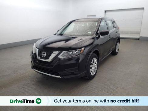 Used 2017 Nissan Rogue S image 1