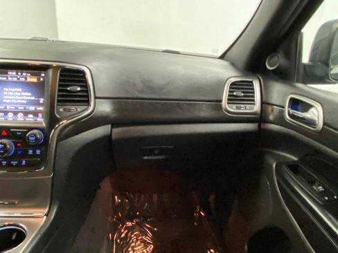 Used 2017 Jeep Grand Cherokee Altitude image 24