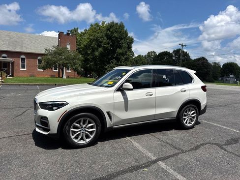 Used 2019 BMW X5 xDrive40i w/ Premium Package 2 AWD/4WD image 4