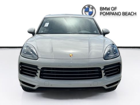 Used 2023 Porsche Cayenne Platinum Edition AWD/4WD image 2