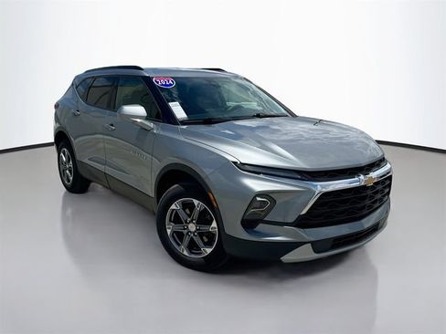 Used 2024 Chevrolet Blazer LT w/ Convenience Package FWD image 2