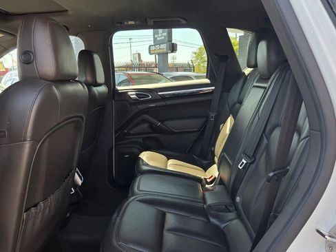 Used 2017 Porsche Cayenne AWD/4WD image 47