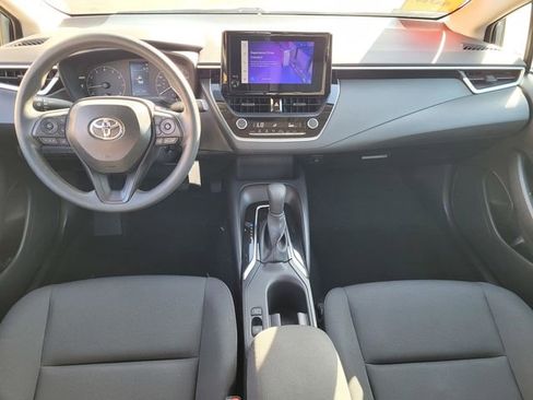 Used 2025 Toyota Corolla LE image 9