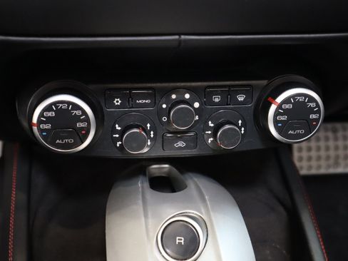 Used 2016 Ferrari California T RWD image 33