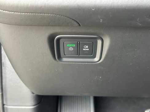 Certified 2025 Porsche Cayenne GTS image 37