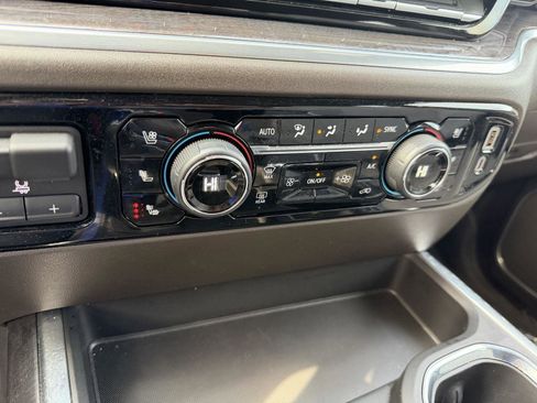 Used 2025 Chevrolet Silverado 1500 LTZ image 18