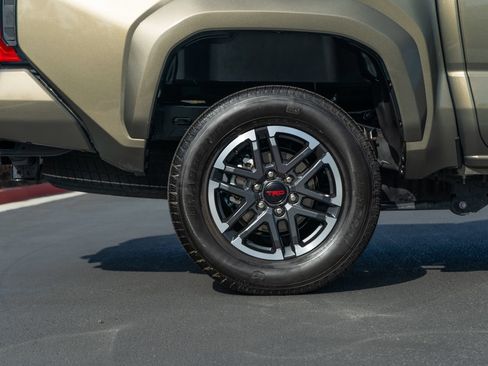 Certified 2025 Toyota Tacoma TRD Sport AWD/4WD image 7