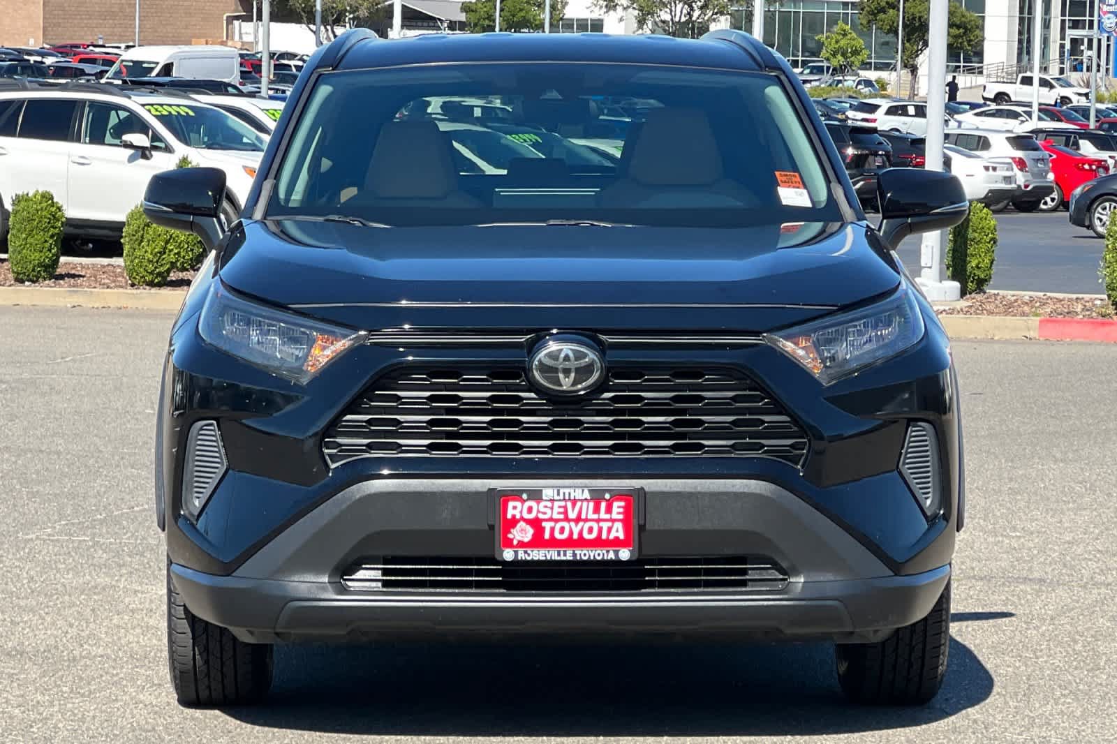 Used 2021 Toyota RAV4 LE FWD image 10