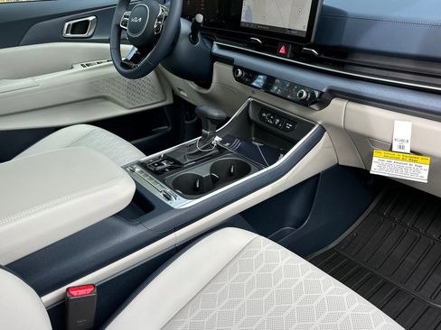 New 2026 Kia Carnival SX image 13