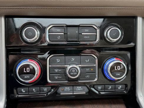 Used 2022 GMC Yukon Denali AWD/4WD image 27