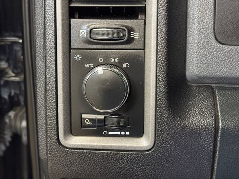 Used 2015 RAM 2500 Tradesman w/ Chrome Appearance Group image 27