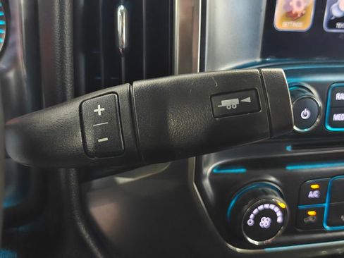 Used 2018 Chevrolet Silverado 1500 LT w/ Trailering Package AWD/4WD image 36