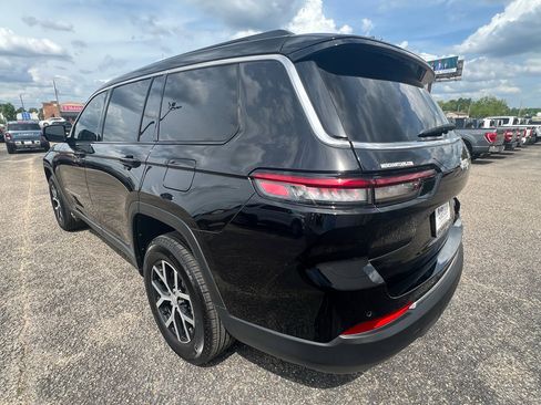 Used 2025 Jeep Grand Cherokee L Limited image 7