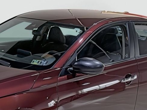 Used 2024 Nissan Altima 2.5 SV image 8