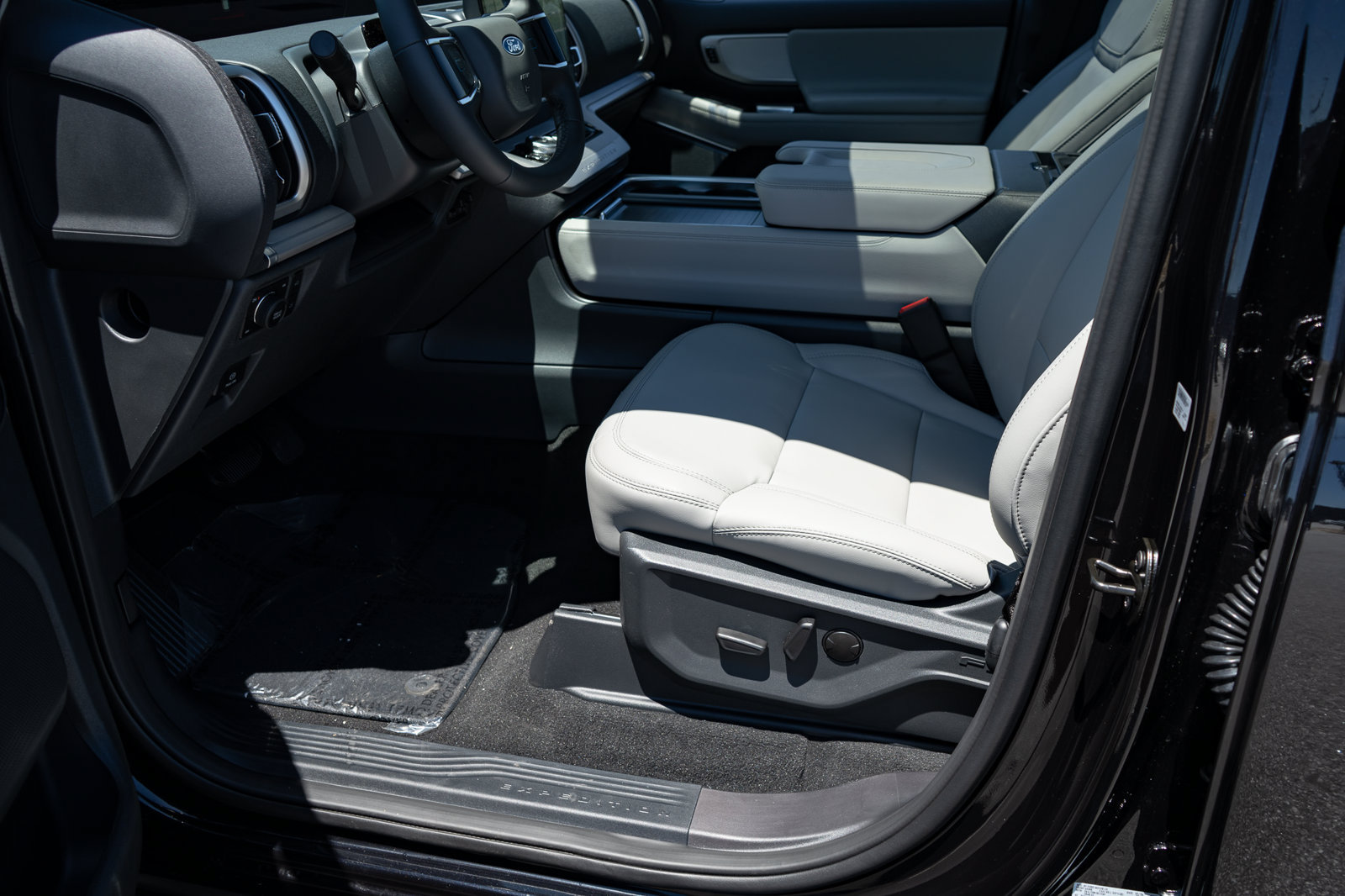 New 2026 Ford Expedition Active AWD/4WD image 18