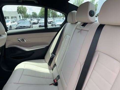 Certified 2025 BMW 330i Sedan w/ Premium Package image 33