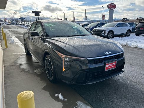 New 2025 Kia K4 GT-Line image 3