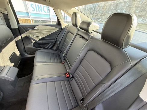 Used 2024 Volkswagen Jetta SE image 28