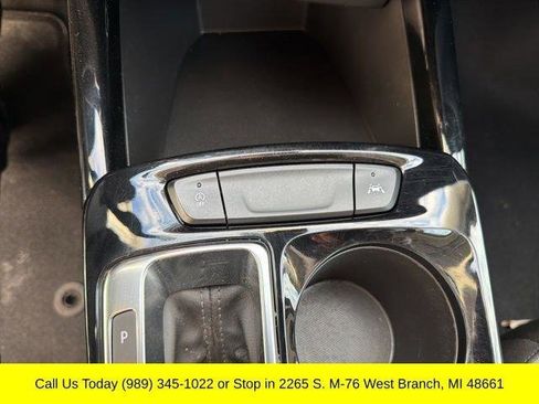 Used 2024 Chevrolet Trax LT w/ Driver Confidence Package FWD image 21