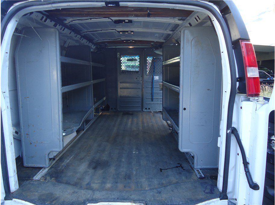 Used 2016 Chevrolet Express 2500 RWD image 18