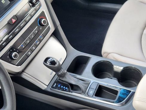 Used 2016 Hyundai Sonata SE image 19