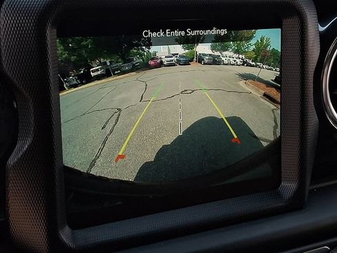 Used 2023 Jeep Wrangler Unlimited Sahara AWD/4WD image 18