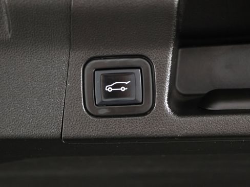 Used 2023 GMC Acadia SLT w/ Technology Package FWD image 32