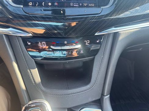 Used 2021 Cadillac XT6 Premium Luxury AWD/4WD image 23