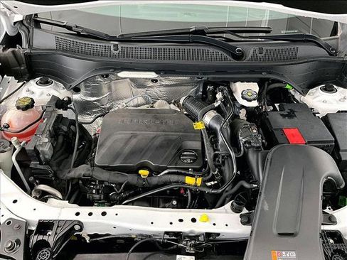 Used 2024 Chevrolet Trax RS FWD image 11