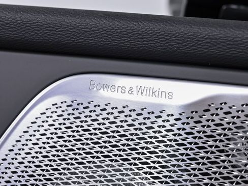 Used 2026 Volvo XC60 B5 Ultra w/ Climate Package image 8