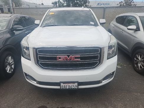 Used 2017 GMC Yukon SLT AWD/4WD image 2