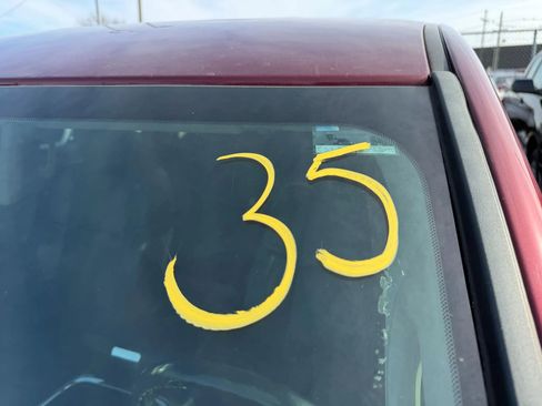 Used 2017 RAM 1500 Laramie image 33