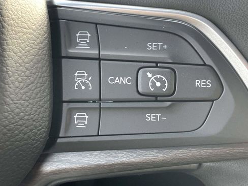 New 2025 Jeep Grand Cherokee Limited image 7