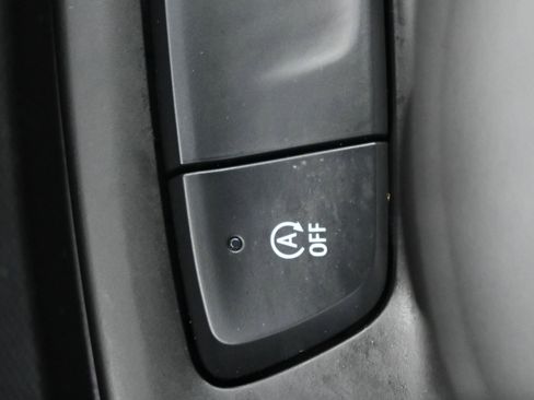 Used 2025 Chevrolet Trax RS image 33