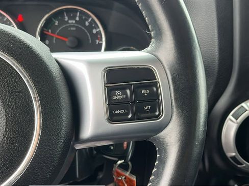 Used 2015 Jeep Wrangler Freedom Edition image 14