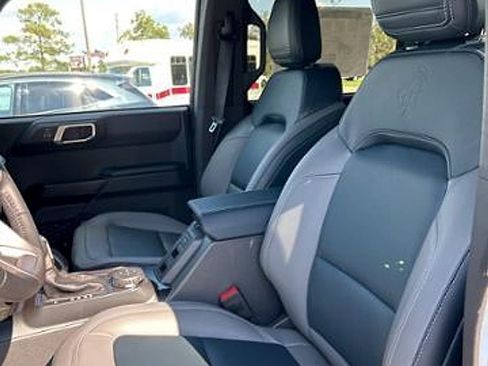 New 2024 Ford Bronco Outer Banks w/ Sasquatch Package AWD/4WD image 13