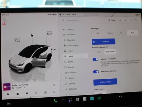 Used 2022 Tesla Model Y Performance AWD/4WD image 25