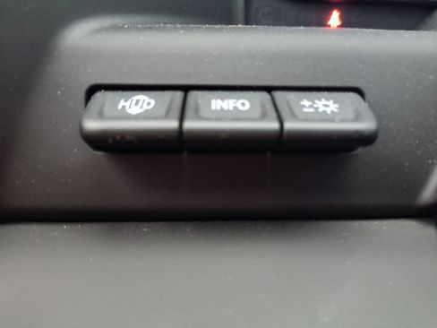 Used 2024 GMC Sierra 2500 AT4X AWD/4WD image 17