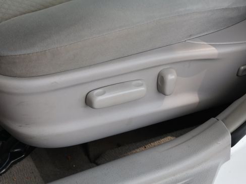 Used 2009 Toyota Camry LE FWD image 29
