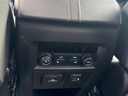 Used 2020 Chevrolet Traverse Premier FWD image 11