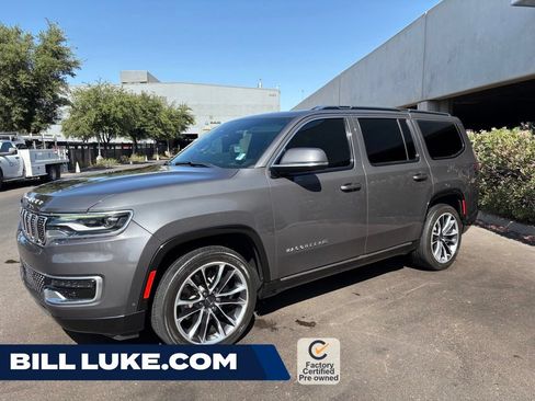 Used 2022 Jeep Wagoneer Series III w/ Premium Group I AWD/4WD image 1