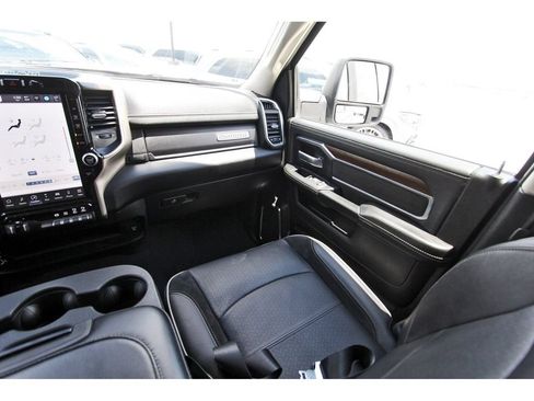 Used 2024 RAM 2500 Laramie w/ Safety Group AWD/4WD image 10