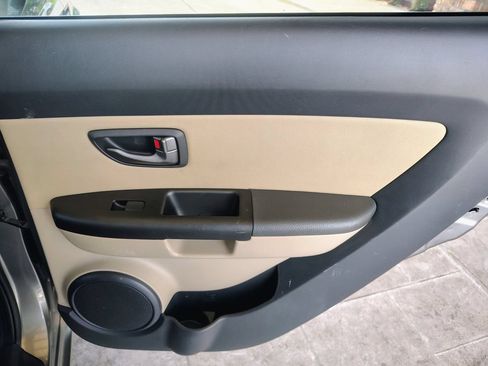 Used 2011 Kia Soul ! FWD image 18