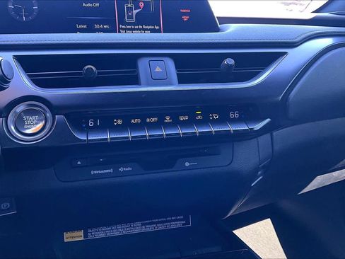 Used 2022 Lexus UX 200 w/ Accessory Package (Z1) FWD image 32