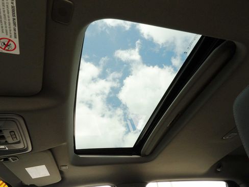 Used 2022 Chevrolet Silverado 3500 LT image 13