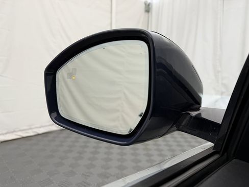 Used 2020 Land Rover Range Rover Evoque R-Dynamic SE image 18